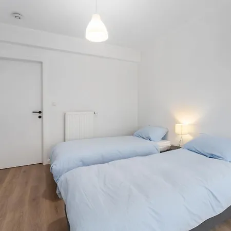 2-bedroom With Park View Apartman